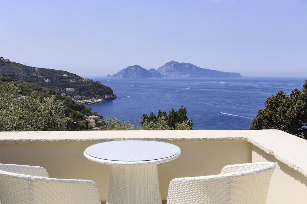 Hotel Vista Di Capri Масса-Лубренсе Экстерьер фото